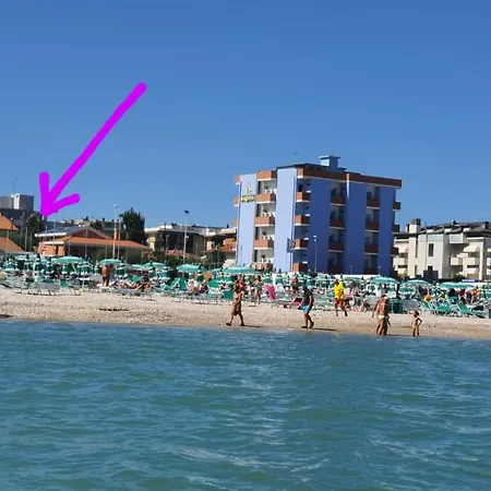 Casa Vacanza Fronte Mare Fano Sassonia Exterior photo